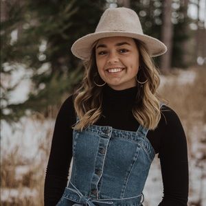 Meet your Posher, Annika